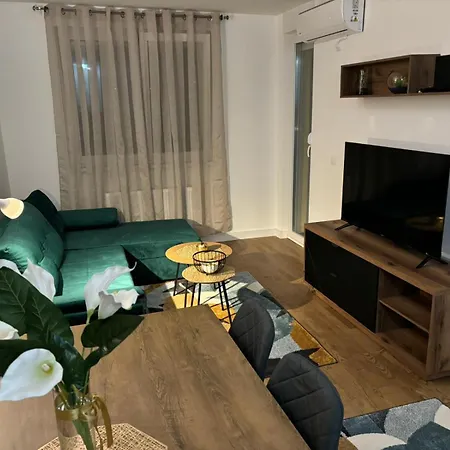 Apartment Leo