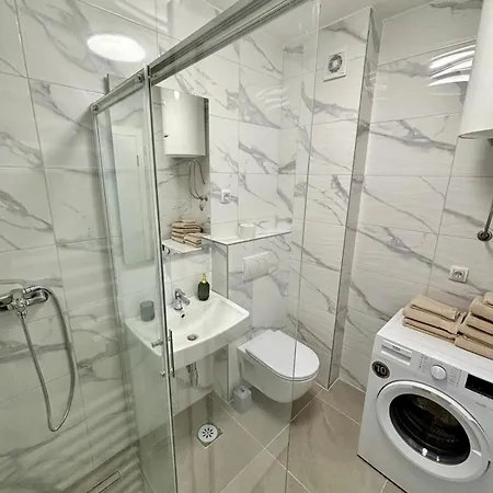 Apartment Leo